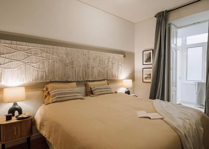 Aurunca - 3 Bedrooms In Avenidas Novas Lejlighed *