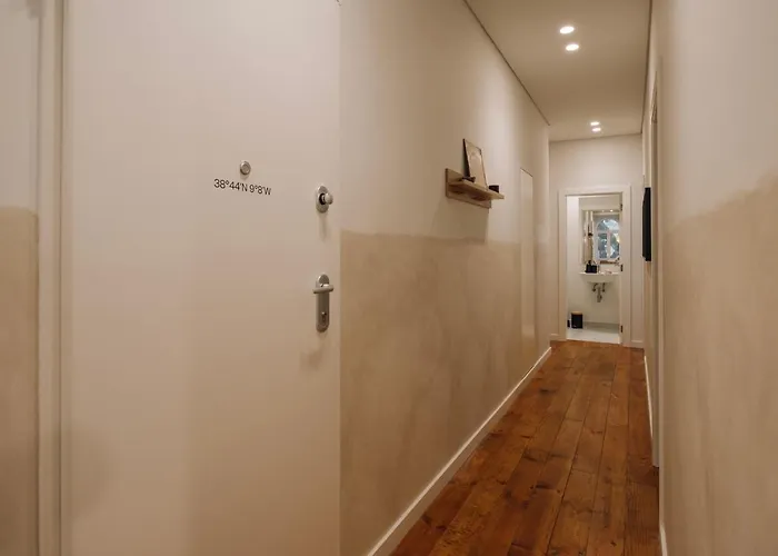 Aurunca - 3 Bedrooms In Avenidas Novas Appartement